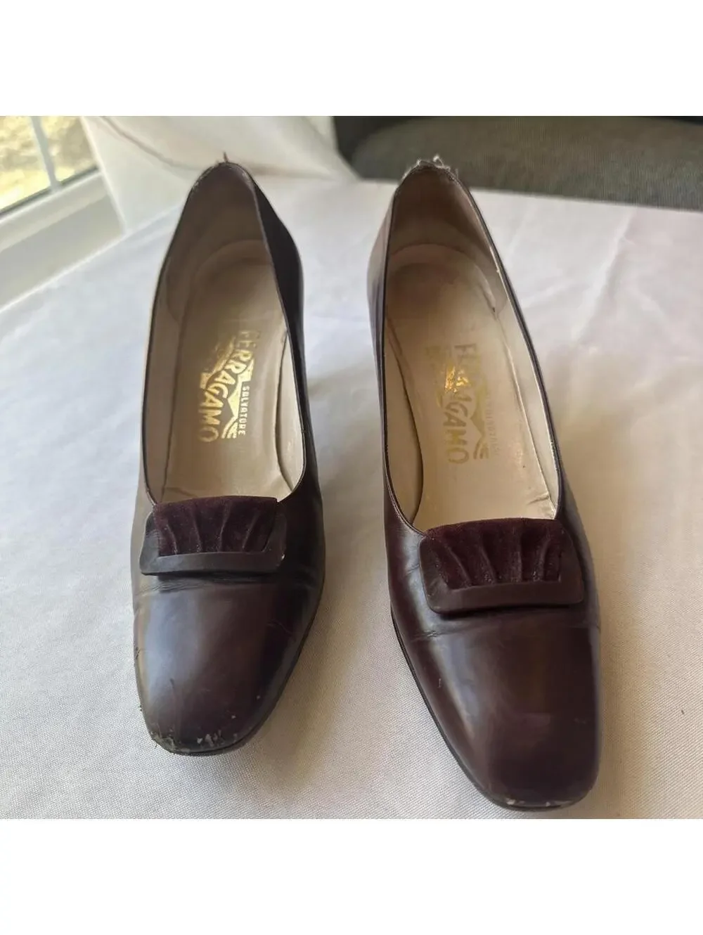 Salvatore Ferragamo Vintage Brown Leather Kitten Heel Pumps with Velvet Bow